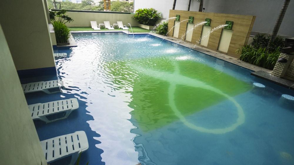 Pasig City فندق ذا إكستشانج ريجنسي ريزدنس مانجيد باي هيل المظهر الخارجي الصورة
